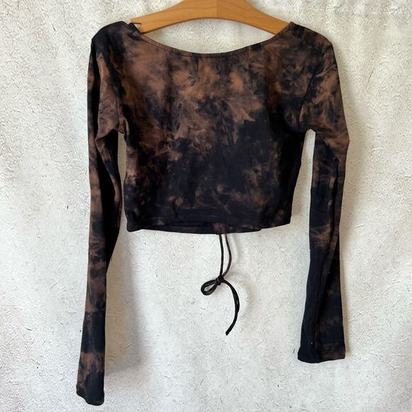 Motel Rocks DARL CROP TOP IN BLACK RUST TIE DYE - Picture 9 of 10